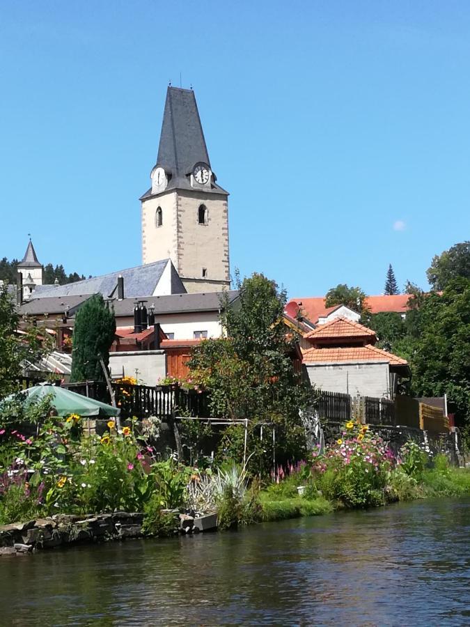 Kemp Lipno - Jenisov Hotel ฮอร์นี ปลานา ภายนอก รูปภาพ